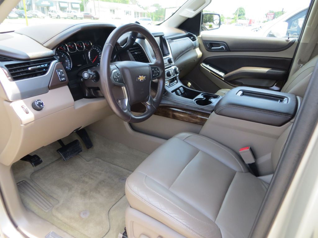 2016 Chevrolet Suburban Image 7