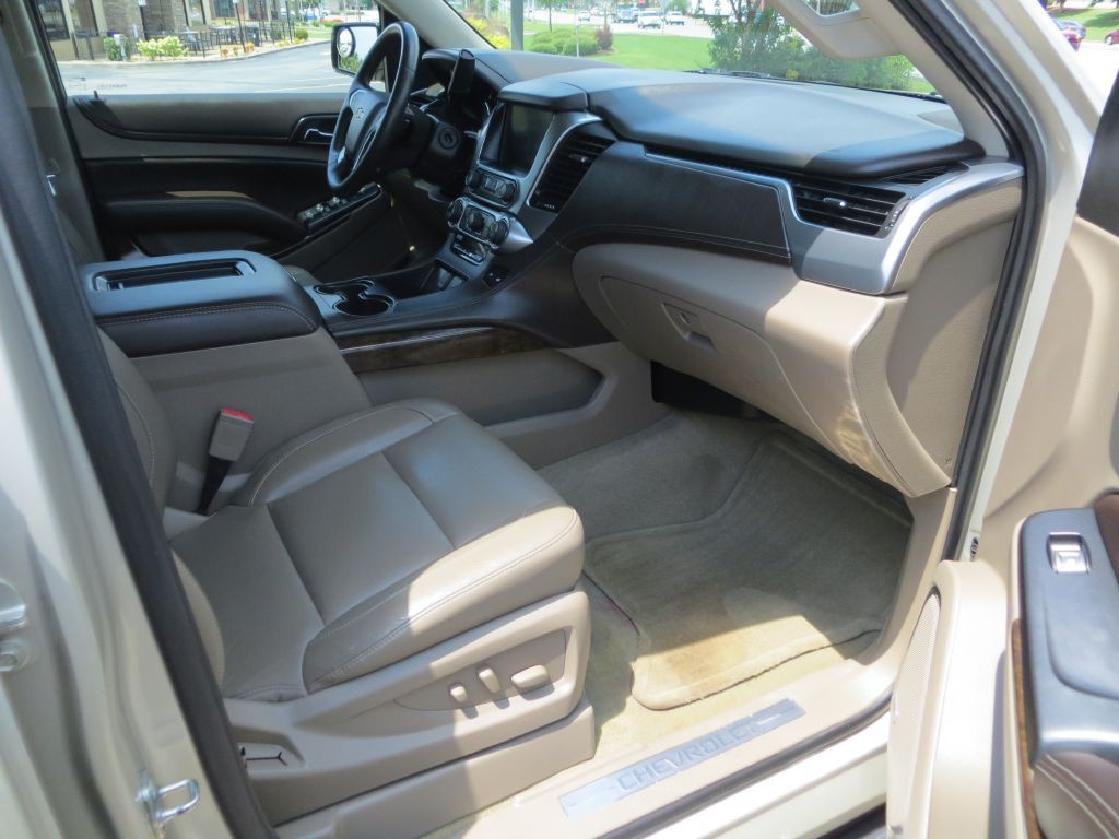 2016 Chevrolet Suburban Image 9