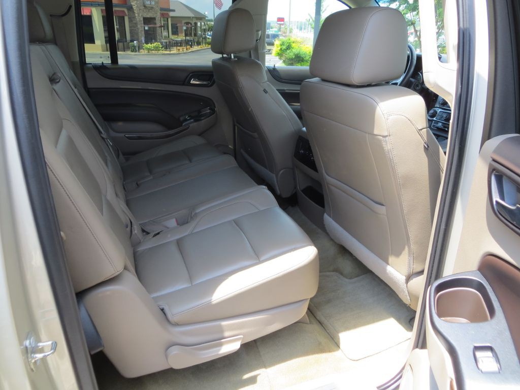 2016 Chevrolet Suburban Image 10