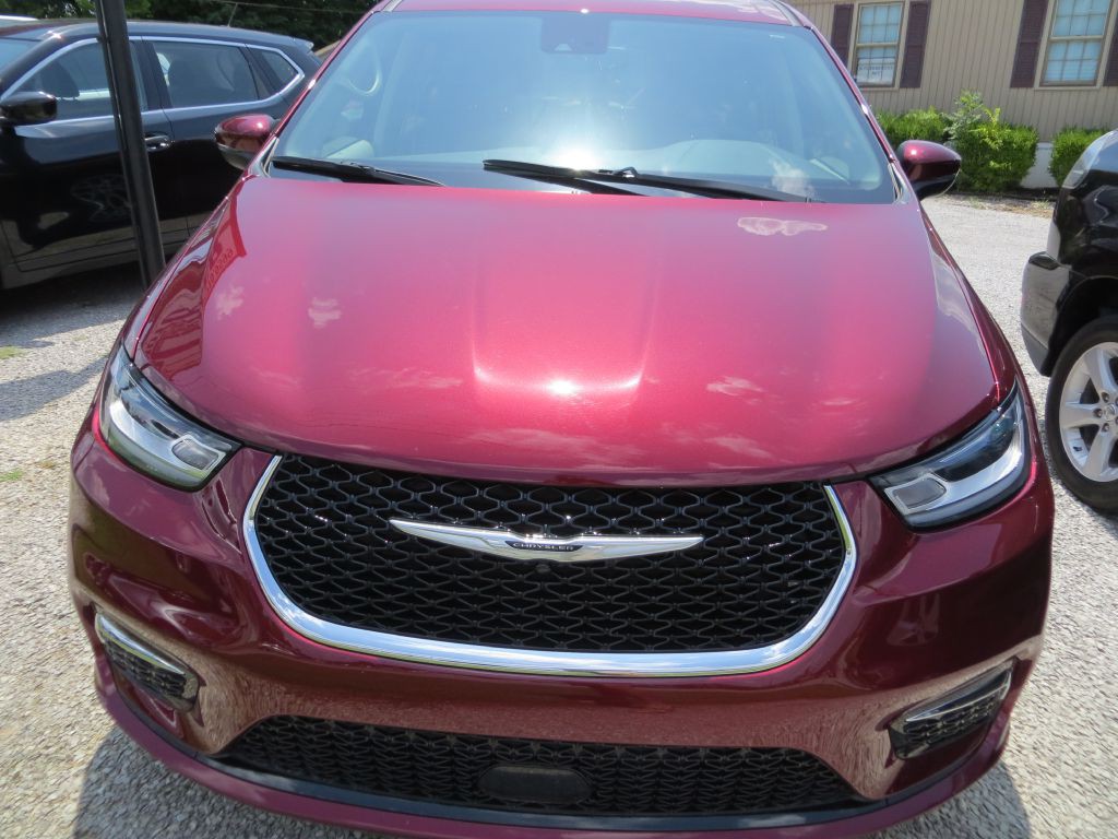 2023 Chrysler Pacifica Image 2