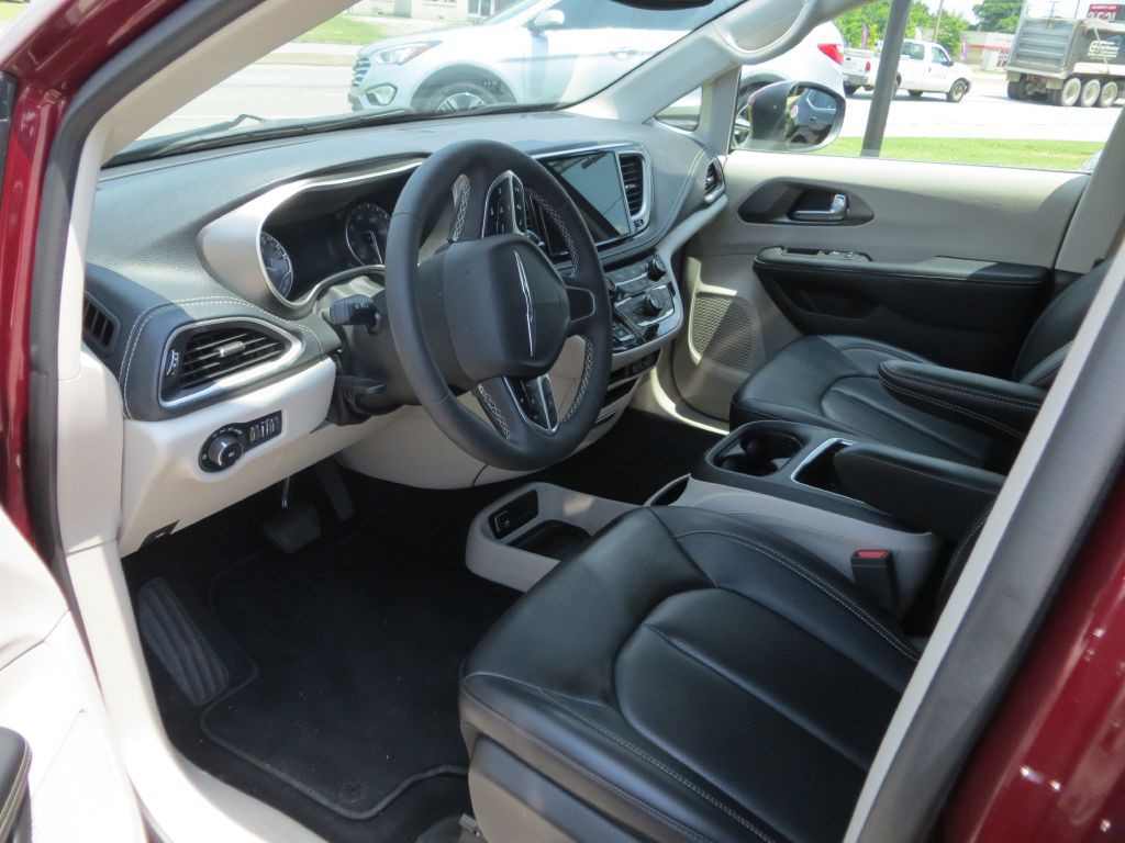 2023 Chrysler Pacifica Image 7