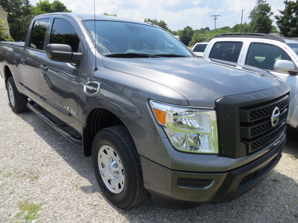 2021 Nissan Titan Image 3