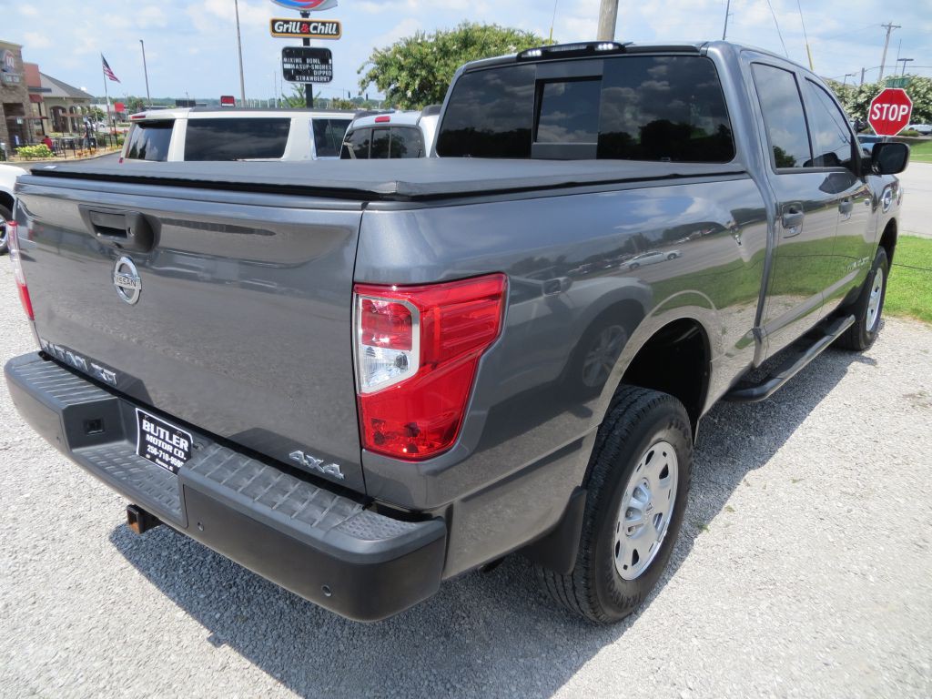 2021 Nissan Titan Image 6
