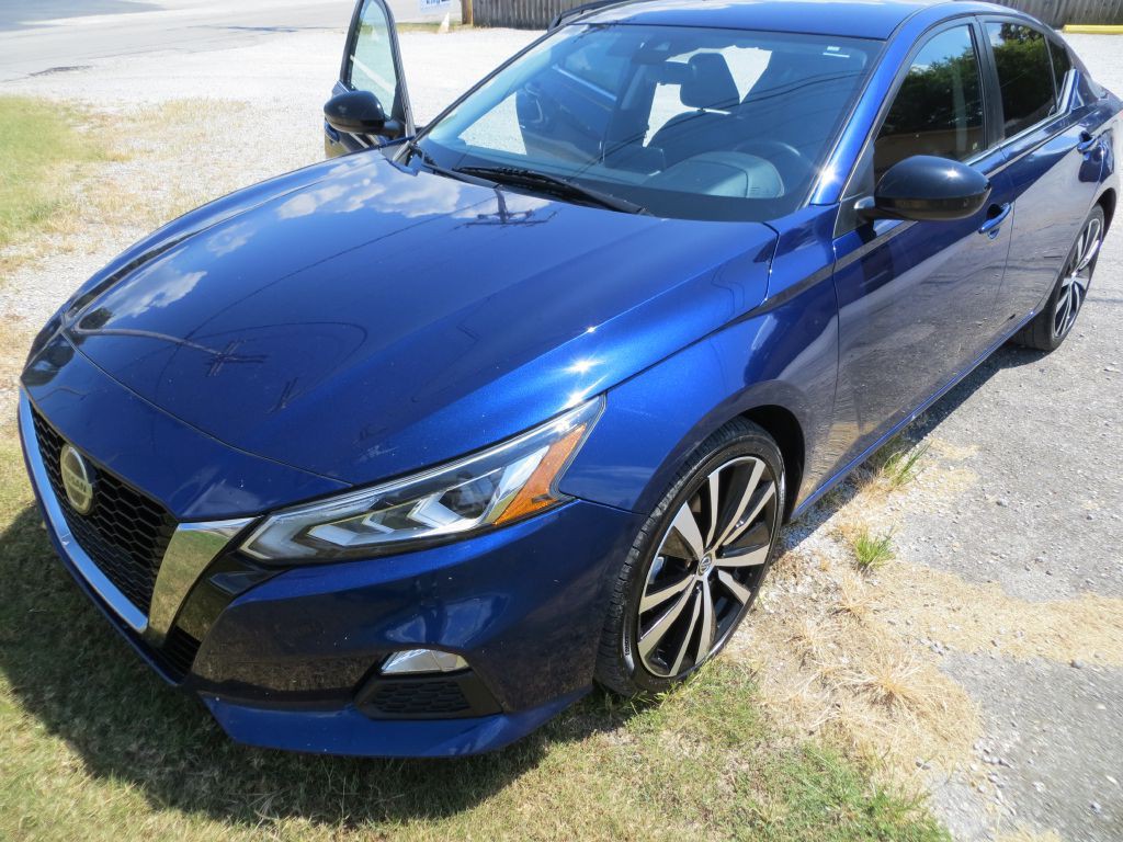 2021 Nissan Altima Image 1