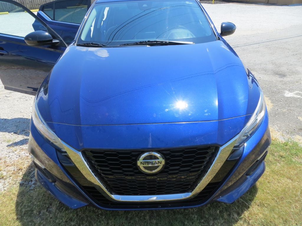 2021 Nissan Altima Image 2