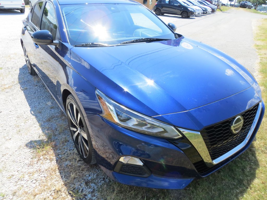 2021 Nissan Altima Image 3