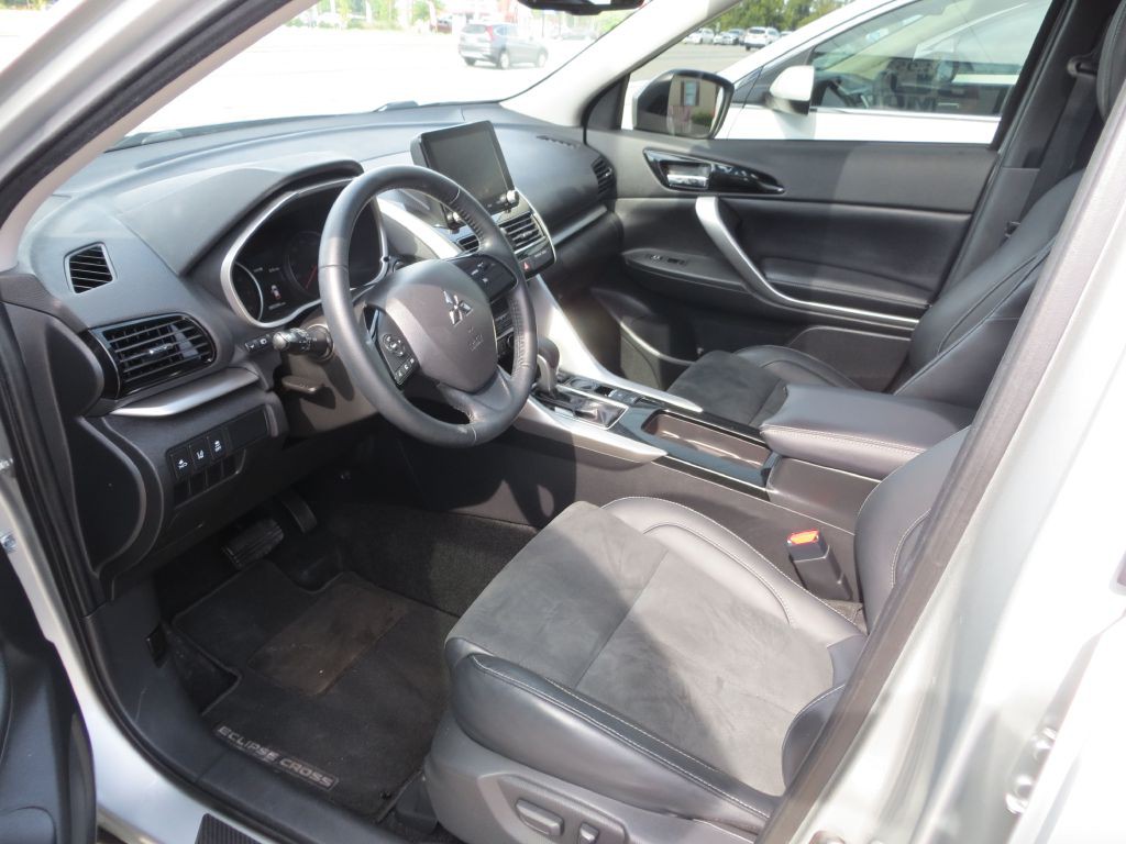 2022 Mitsubishi Eclipse Image 7