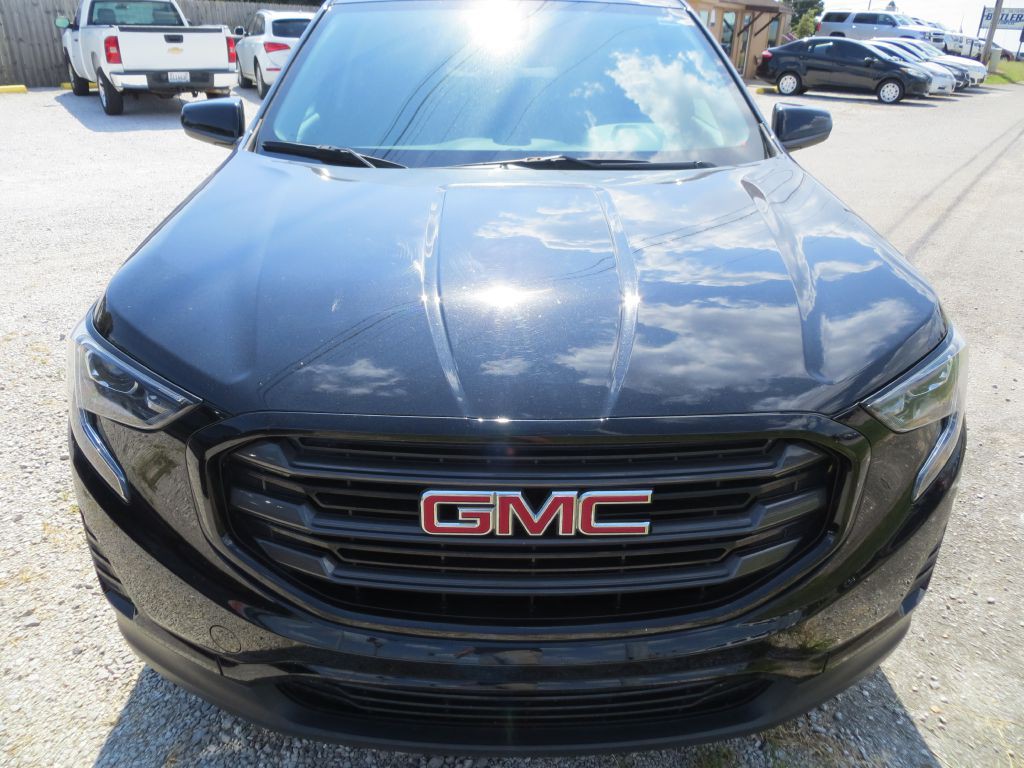 2020 GMC Terrain Image 2
