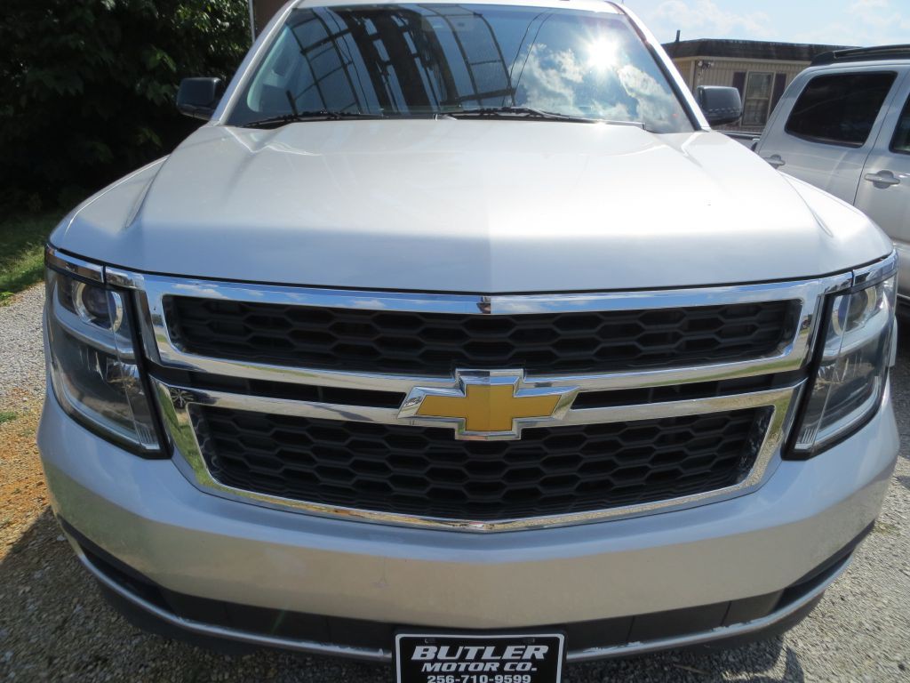 2015 Chevrolet Suburban Image 2