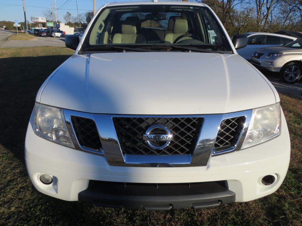 2013 Nissan Frontier Image 2
