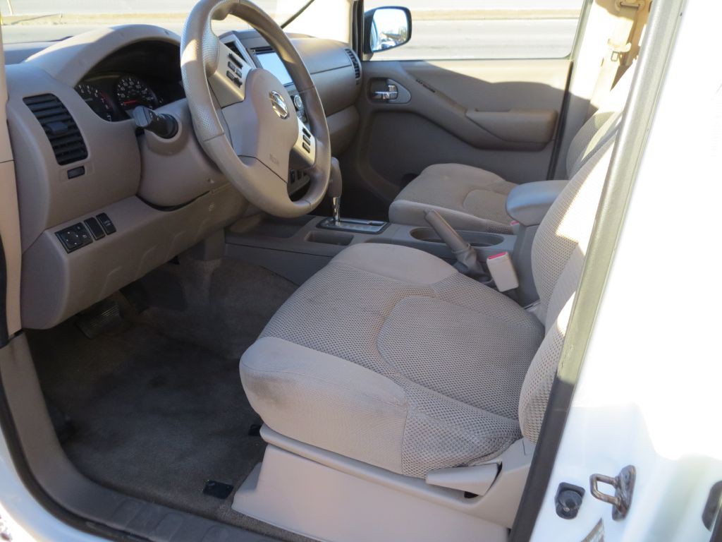 2013 Nissan Frontier Image 6