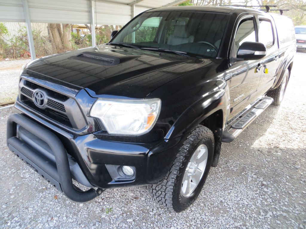 2015 Toyota Tacoma Image 1