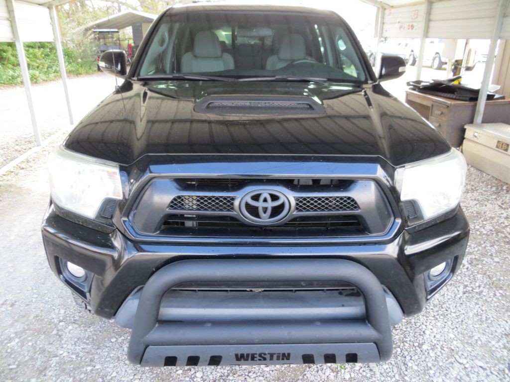 2015 Toyota Tacoma Image 2