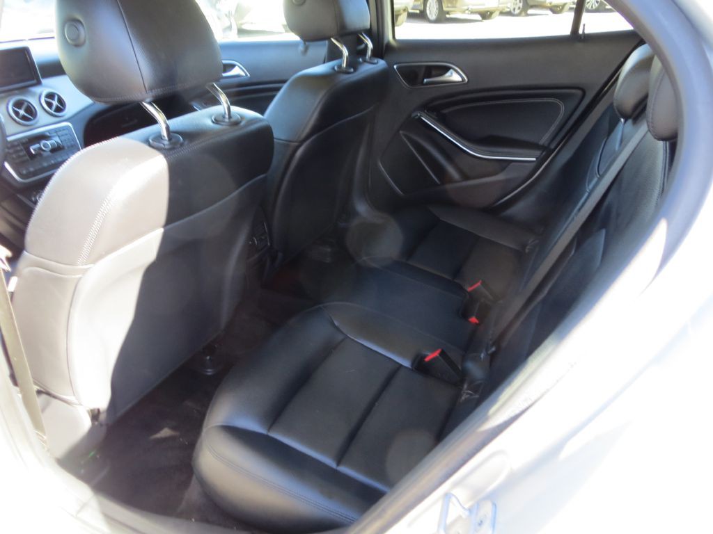 2015 Mercedes-Benz GLA-Class Image 8