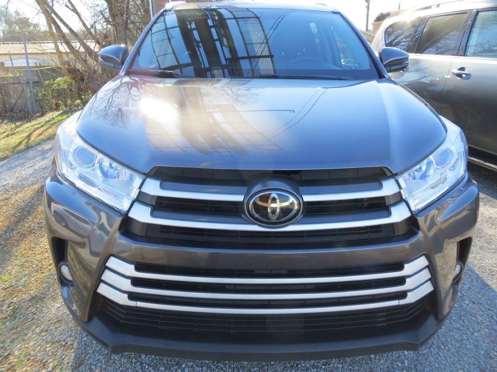 2018 Toyota Highlander Image 2