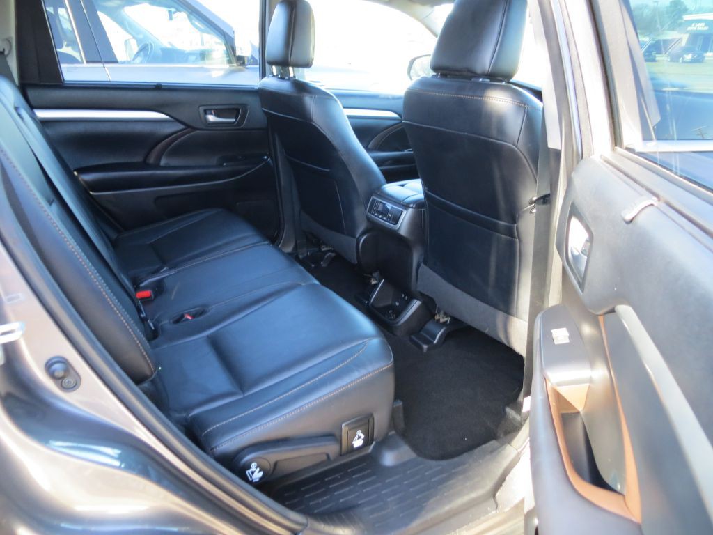 2018 Toyota Highlander Image 9