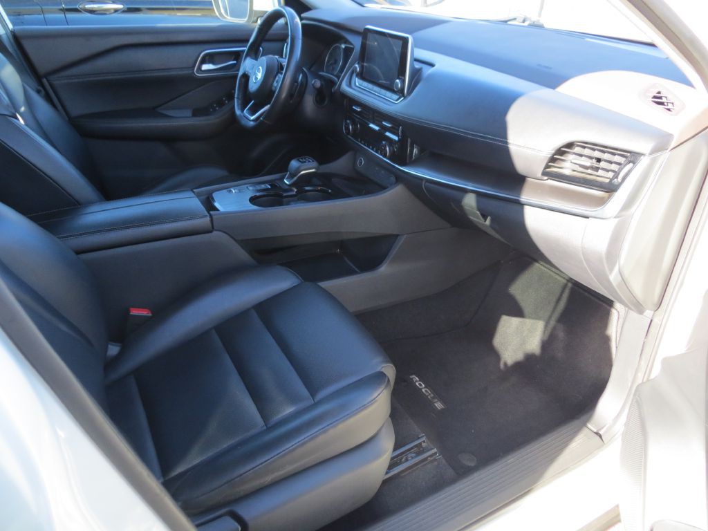 2021 Nissan Rogue Image 8