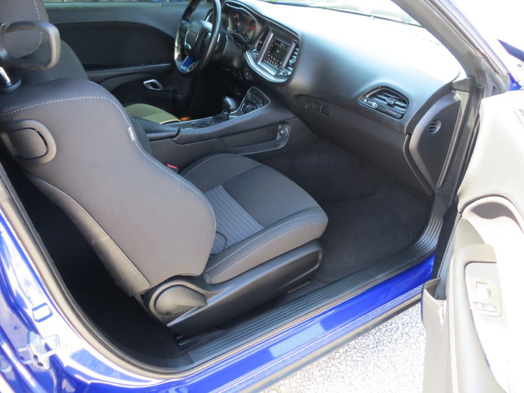 2021 Dodge Challenger Image 8