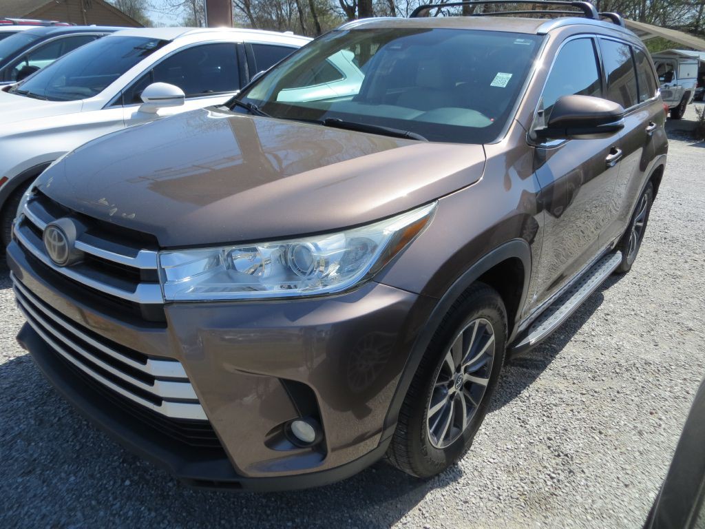 2018 Toyota Highlander Image 1