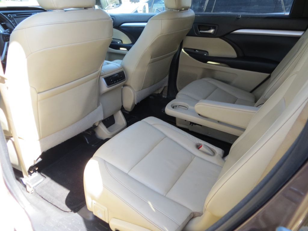 2018 Toyota Highlander Image 8