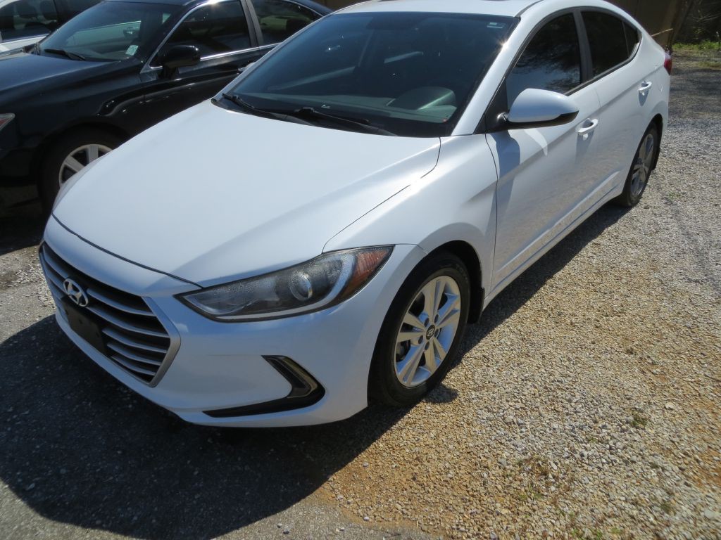 2018 Hyundai Elantra Image 1