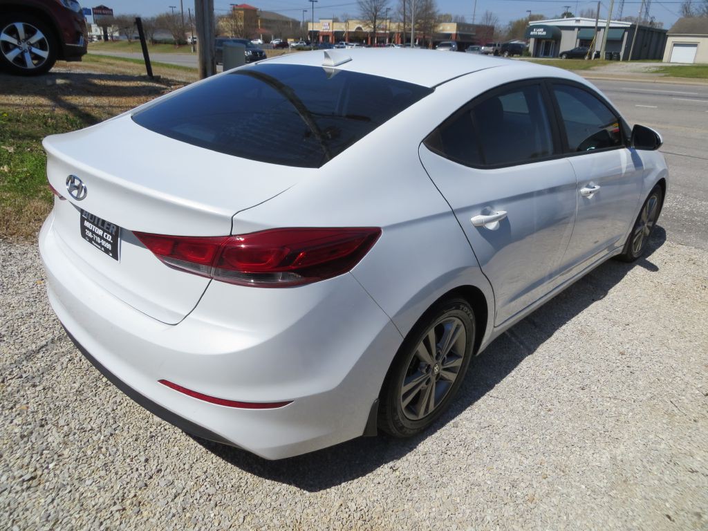 2018 Hyundai Elantra Image 4