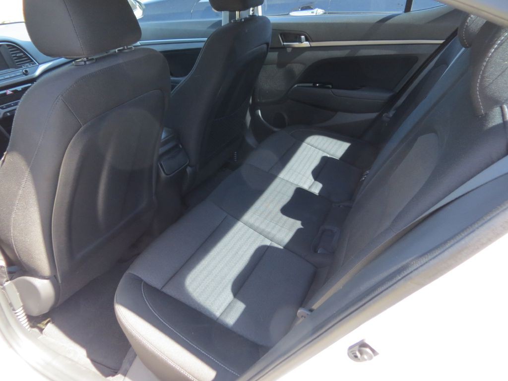 2018 Hyundai Elantra Image 9