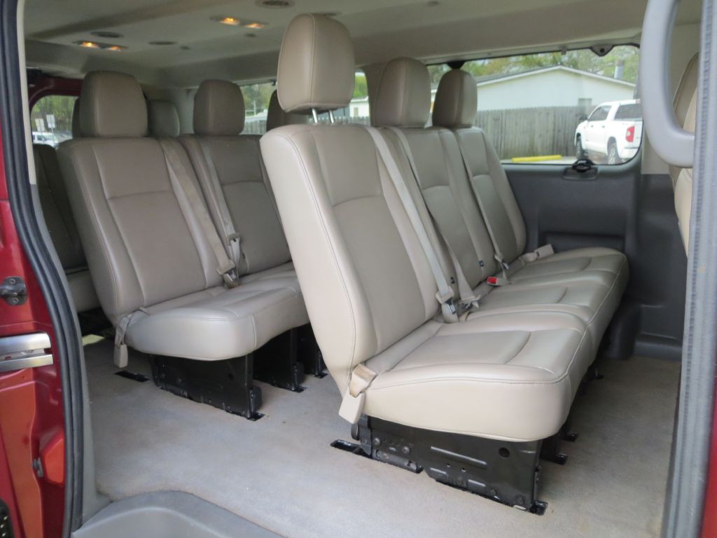 2017 Nissan NV Image 8