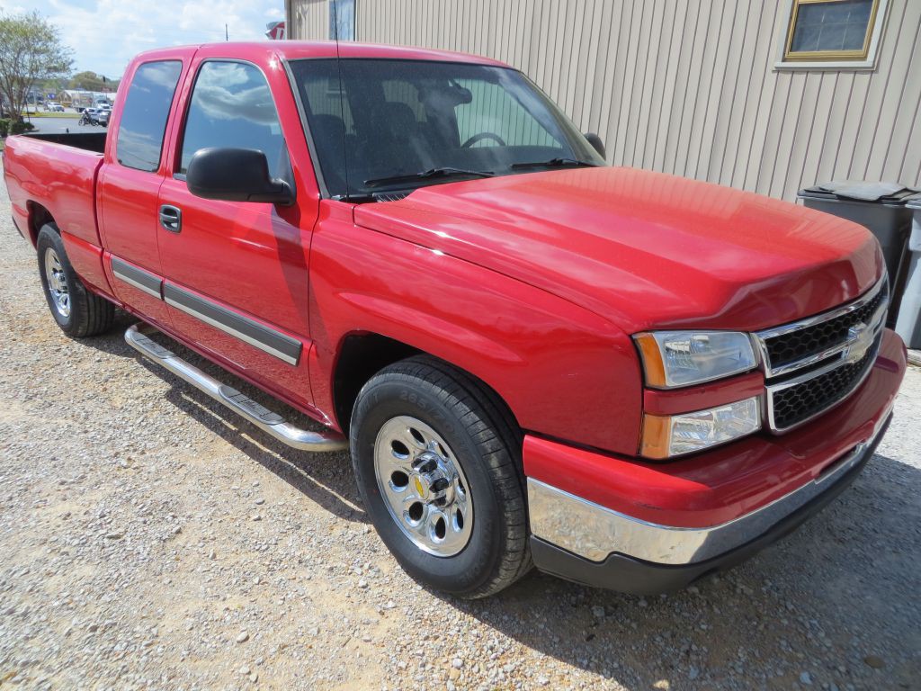 2006 Chevrolet Silverado 1500 Image 3