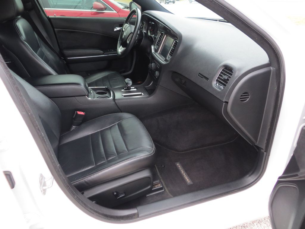 2013 Dodge Charger Image 8