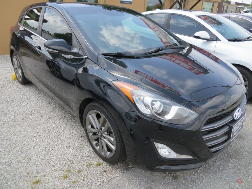 2016 Hyundai Elantra Image 3