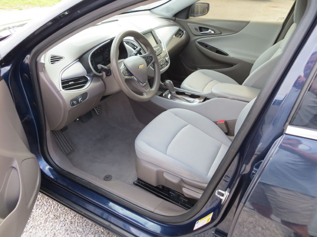 2017 Chevrolet Malibu Image 7