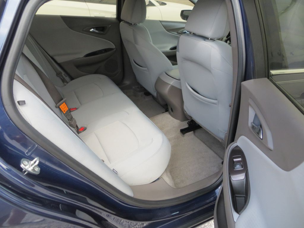 2017 Chevrolet Malibu Image 10