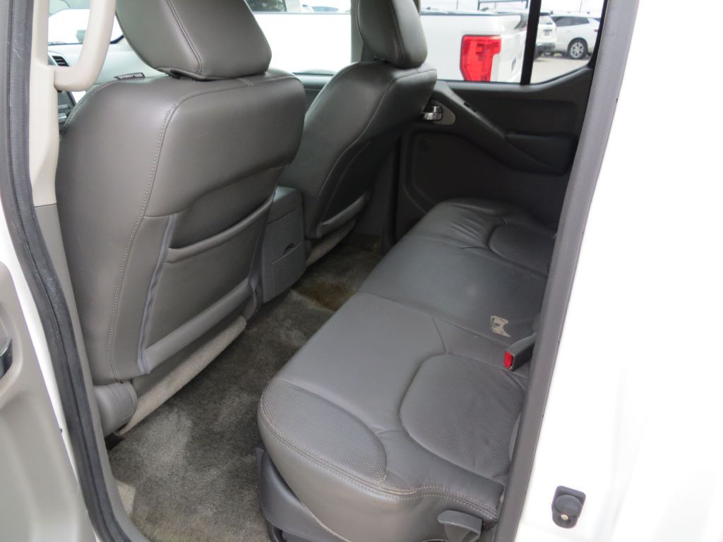 2011 Nissan Frontier Image 8