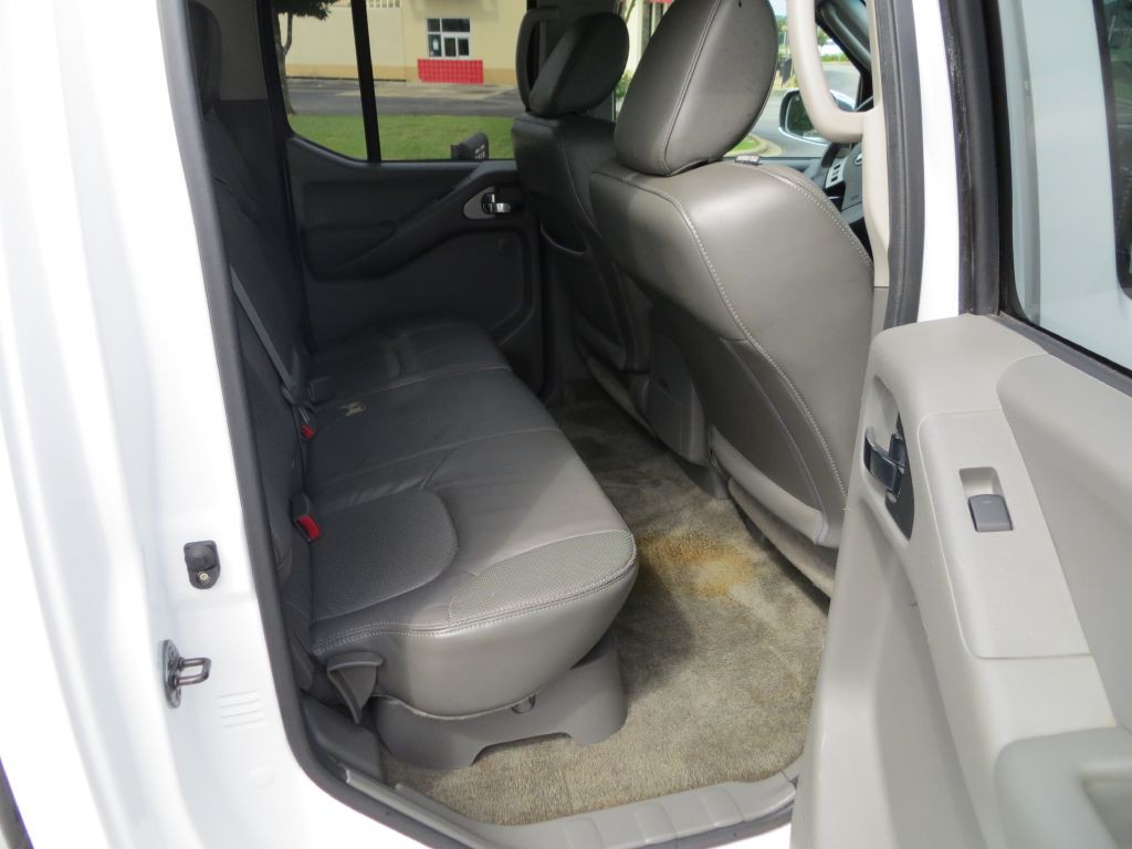 2011 Nissan Frontier Image 10