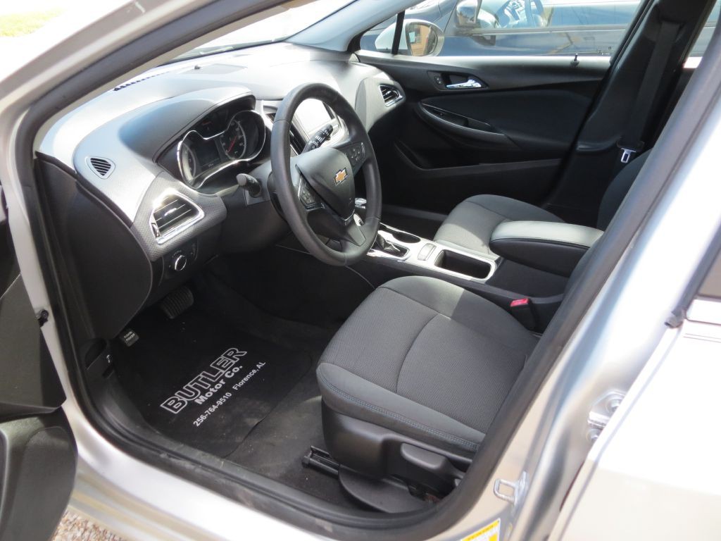 2019 Chevrolet Cruze Image 8