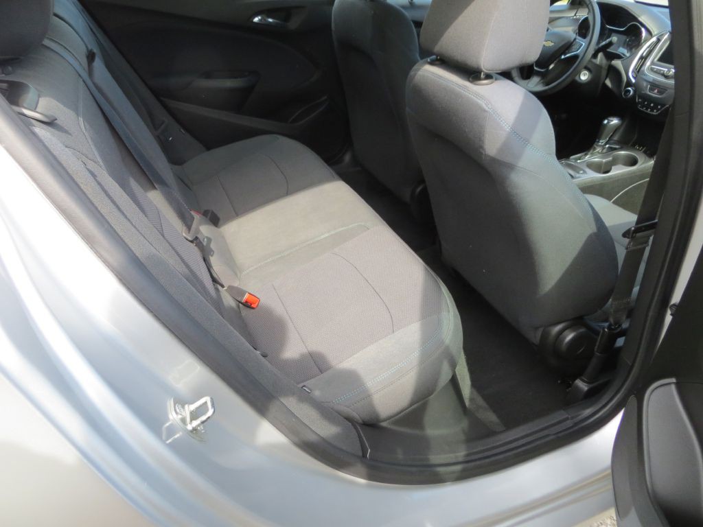 2019 Chevrolet Cruze Image 9