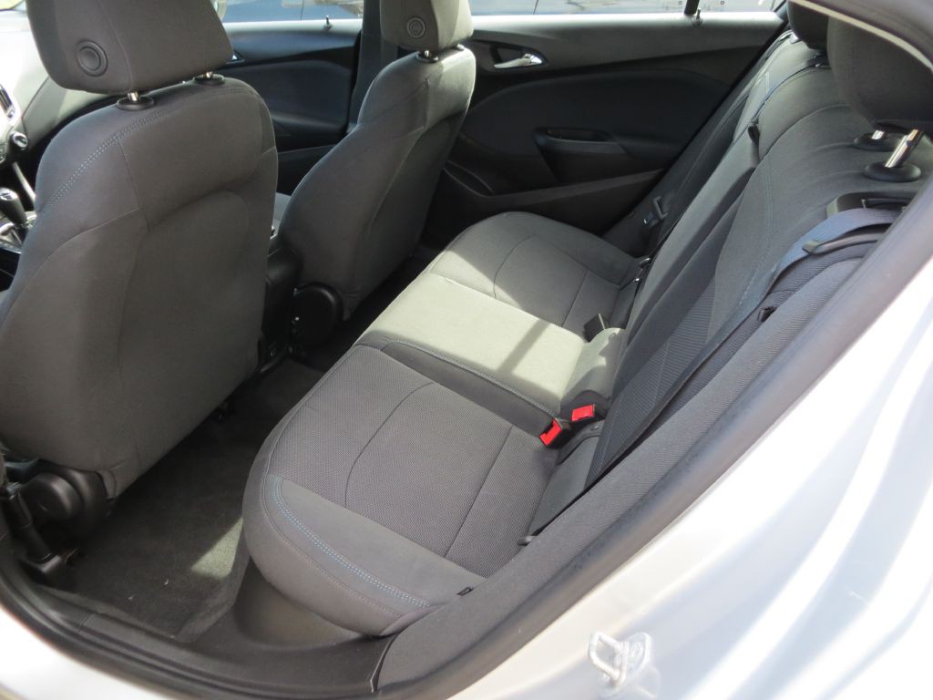 2019 Chevrolet Cruze Image 10