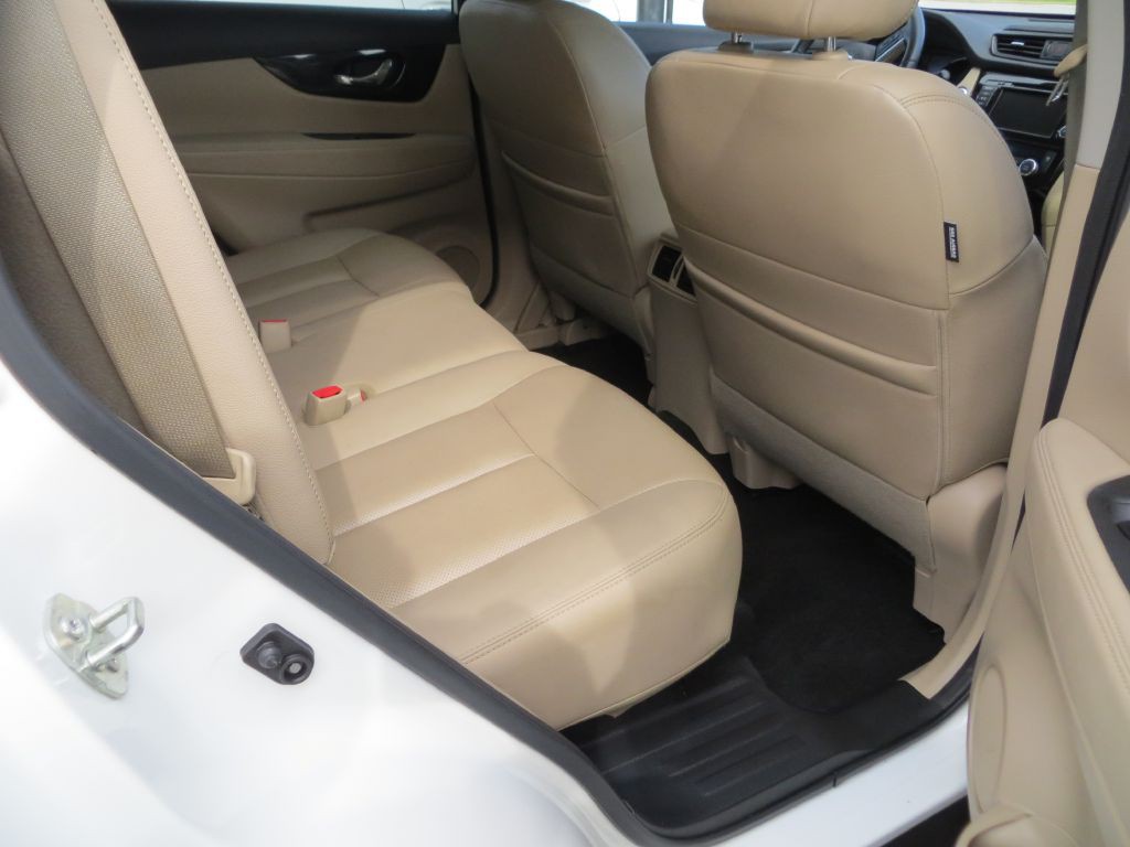 2020 Nissan Rogue Image 10