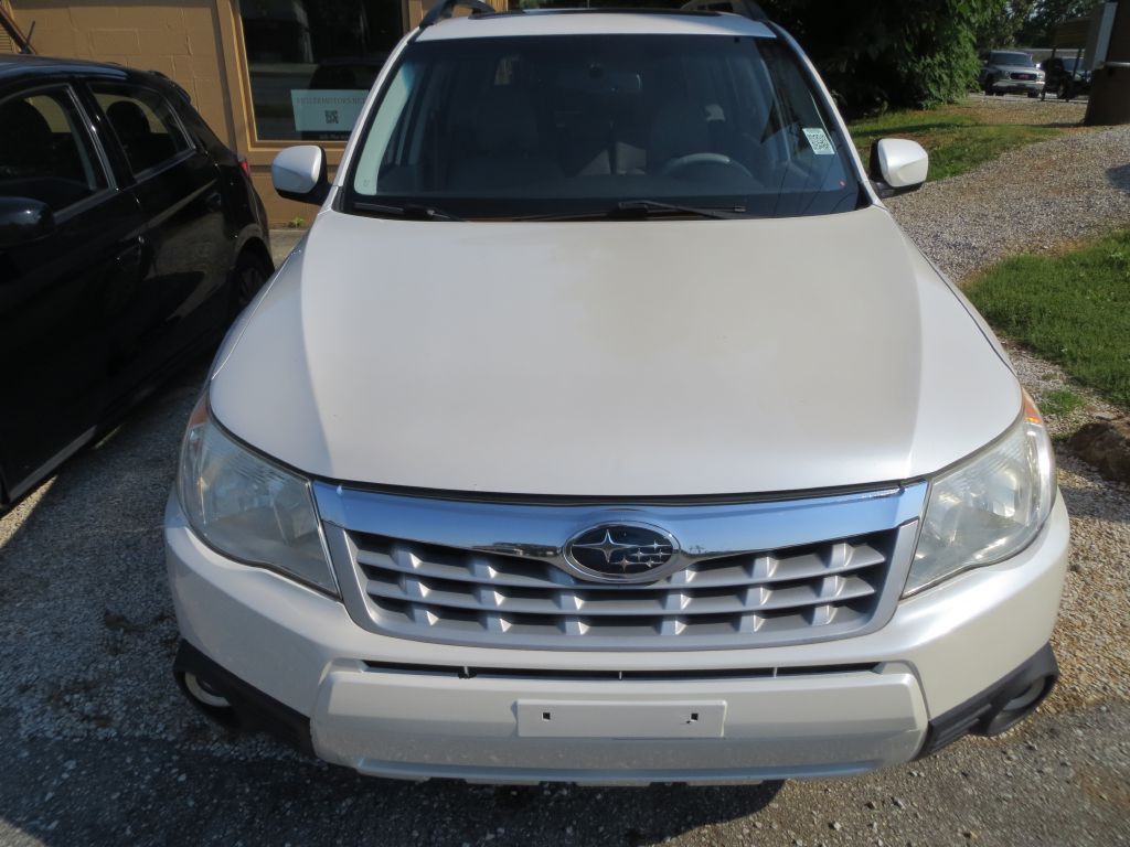 2013 Subaru Forester Image 2