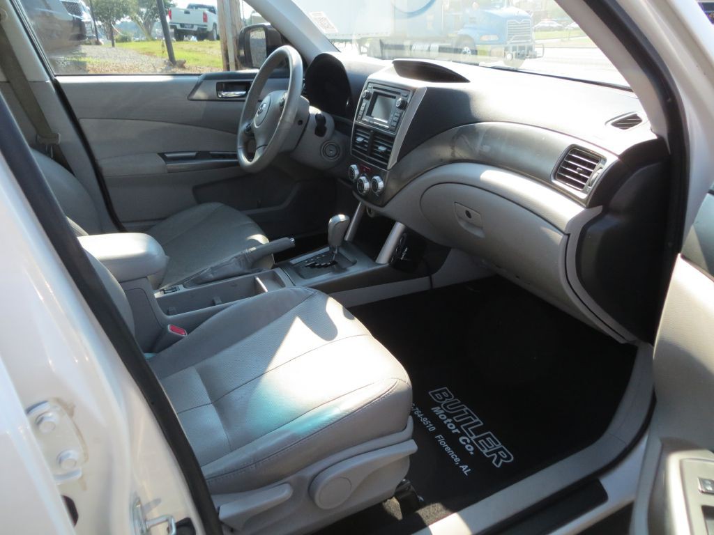 2013 Subaru Forester Image 11