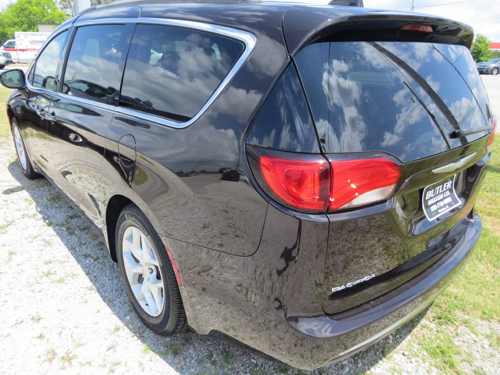 2018 Chrysler Pacifica Image 6