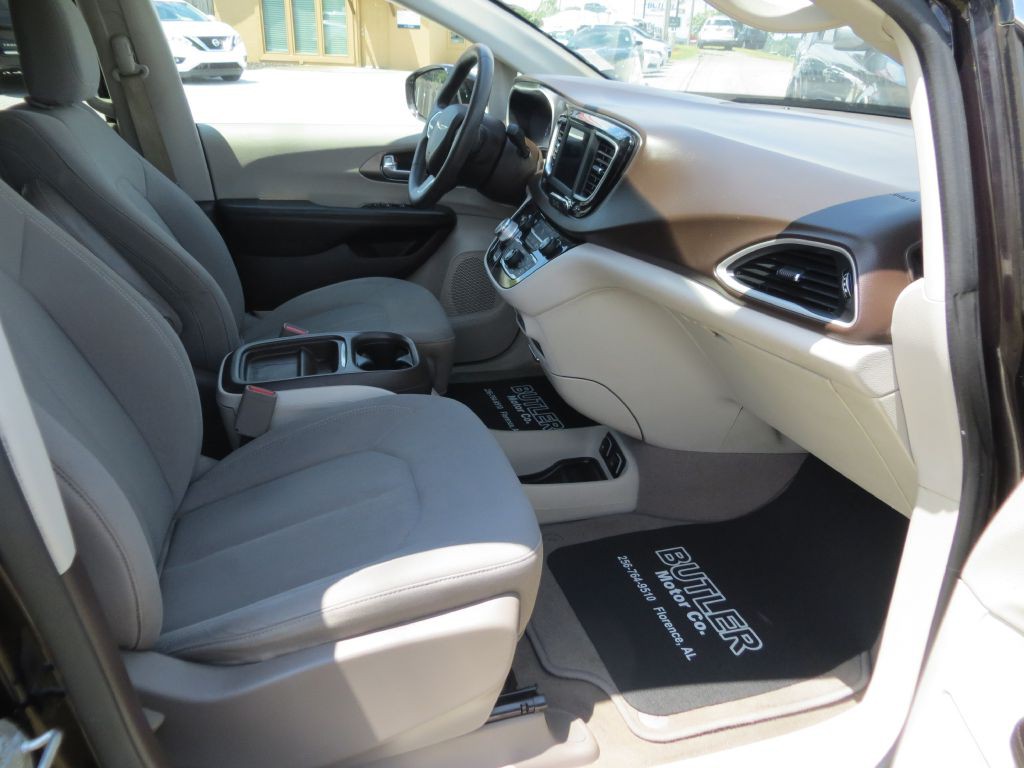 2018 Chrysler Pacifica Image 7