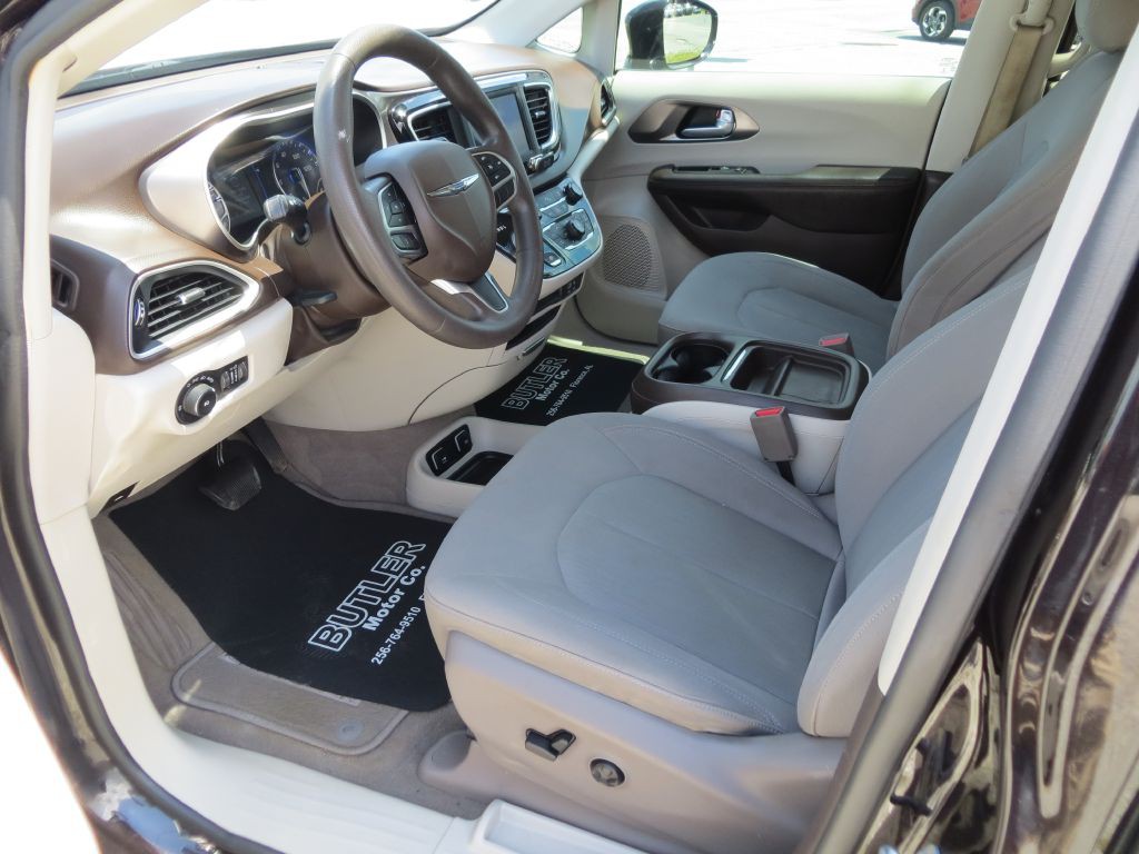2018 Chrysler Pacifica Image 9