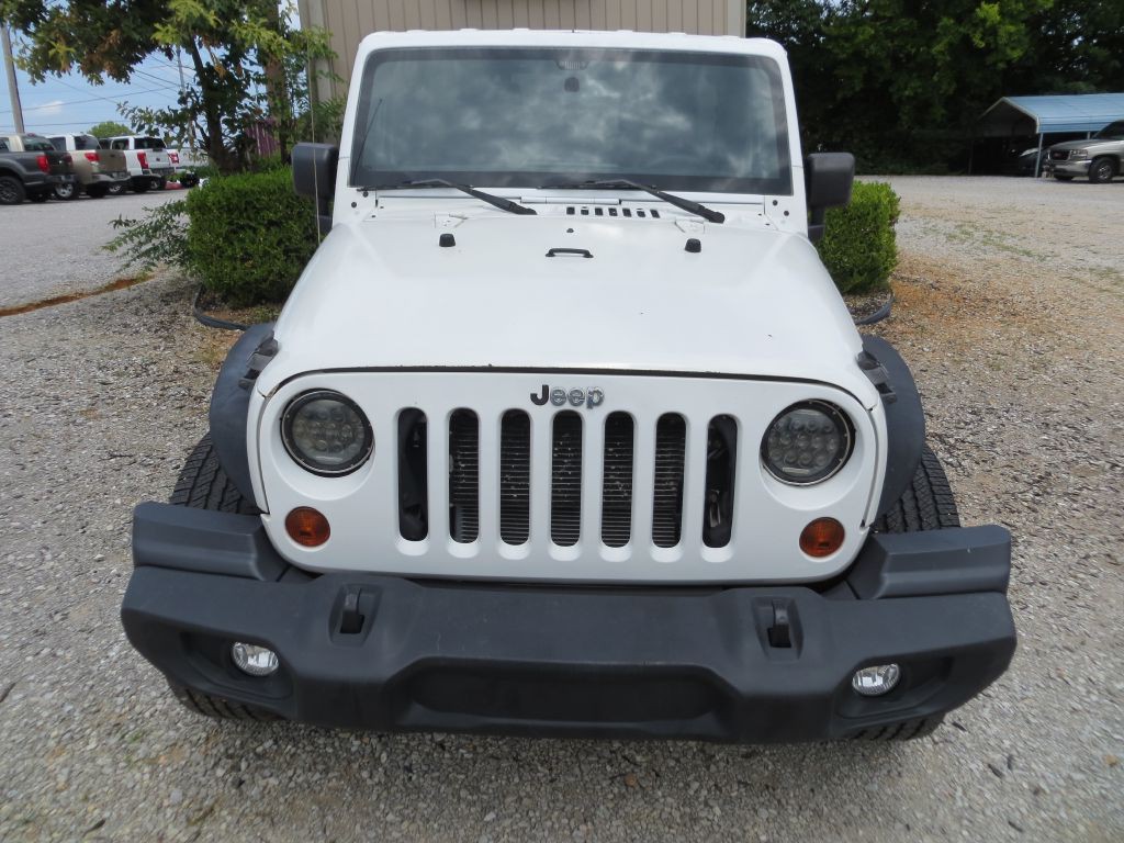 2013 Jeep Wrangler Unlimited Image 2