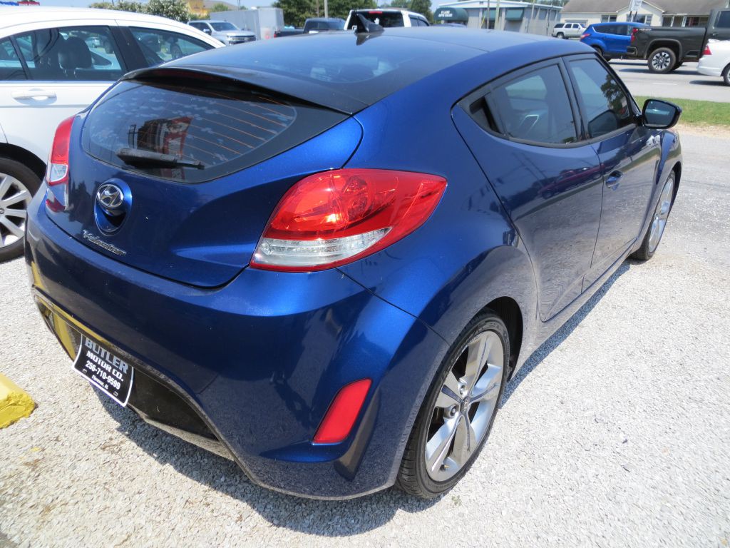 2016 Hyundai Veloster Image 4