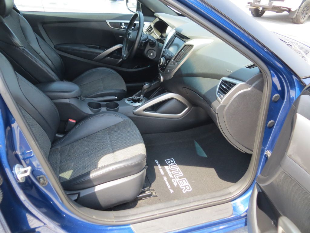 2016 Hyundai Veloster Image 8