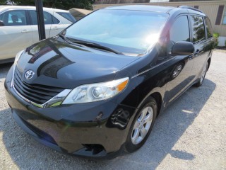 Image for 2014 Toyota Sienna LE ID: 7573401