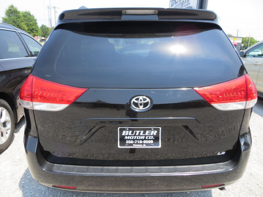 2014 Toyota Sienna Image 5