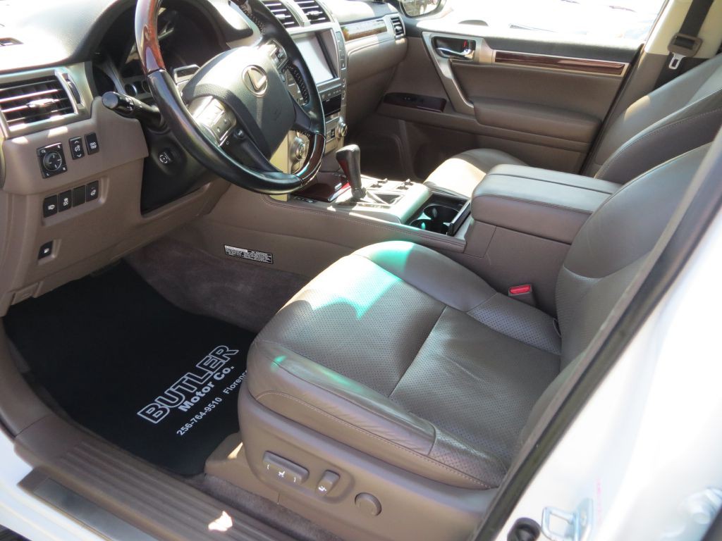 2019 Lexus GX Image 7